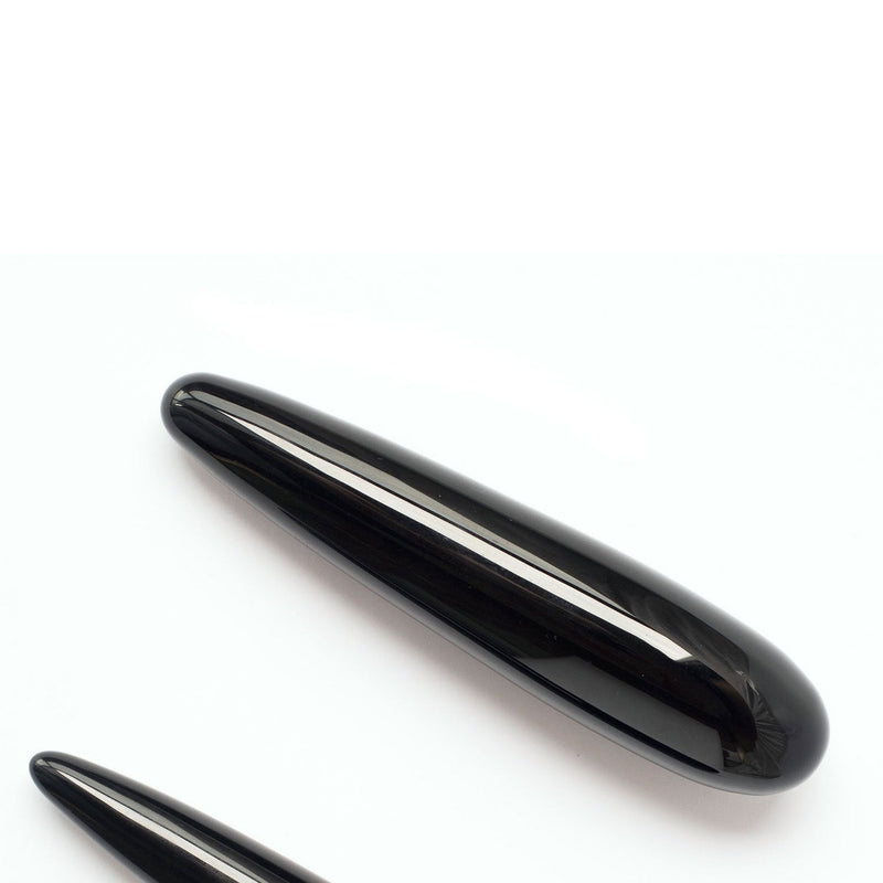 Saktion Black Obsidian Dildo · Saktion