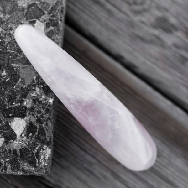 Saktion Rose Quartz Dildo · Saktion